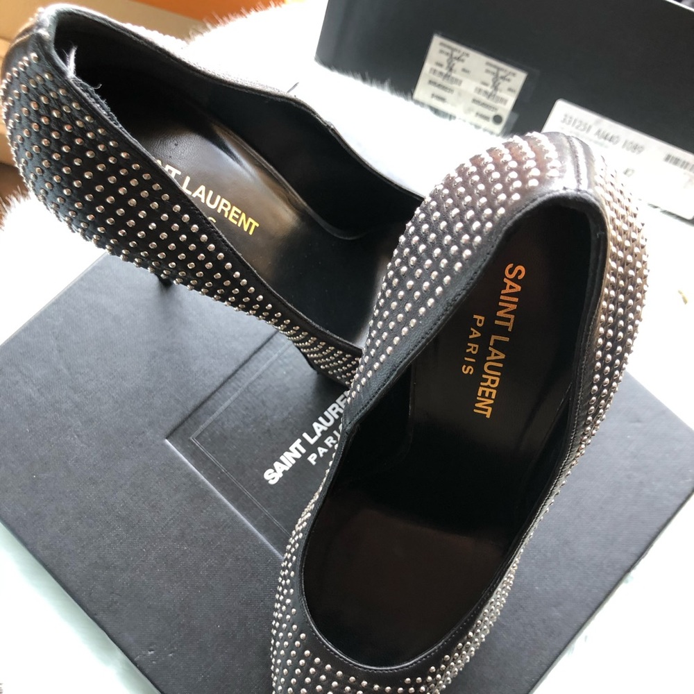 Shoe